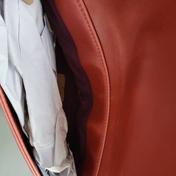 Matt & Nat Messenger Bag - Picture 3 of 5